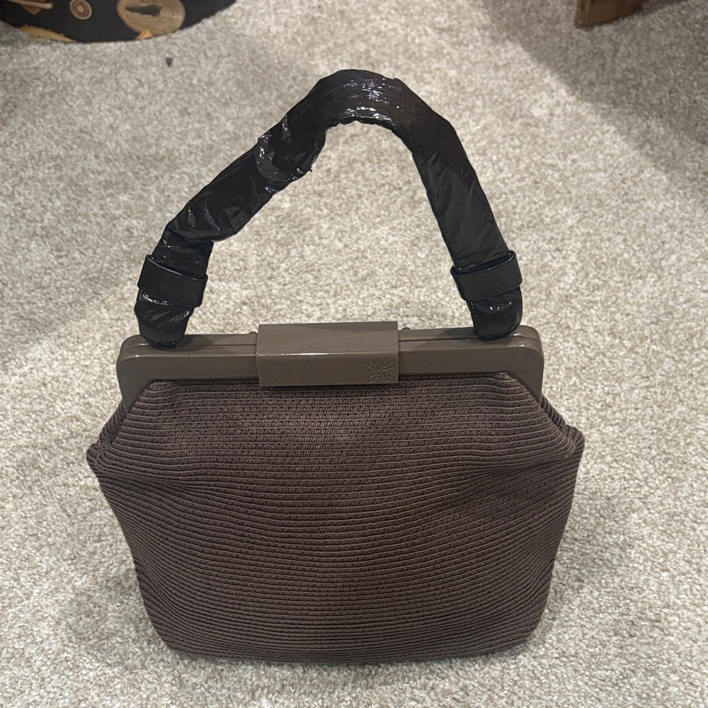 Elegant SIMPLY VERA Vera Wang earthy brown textured handbag